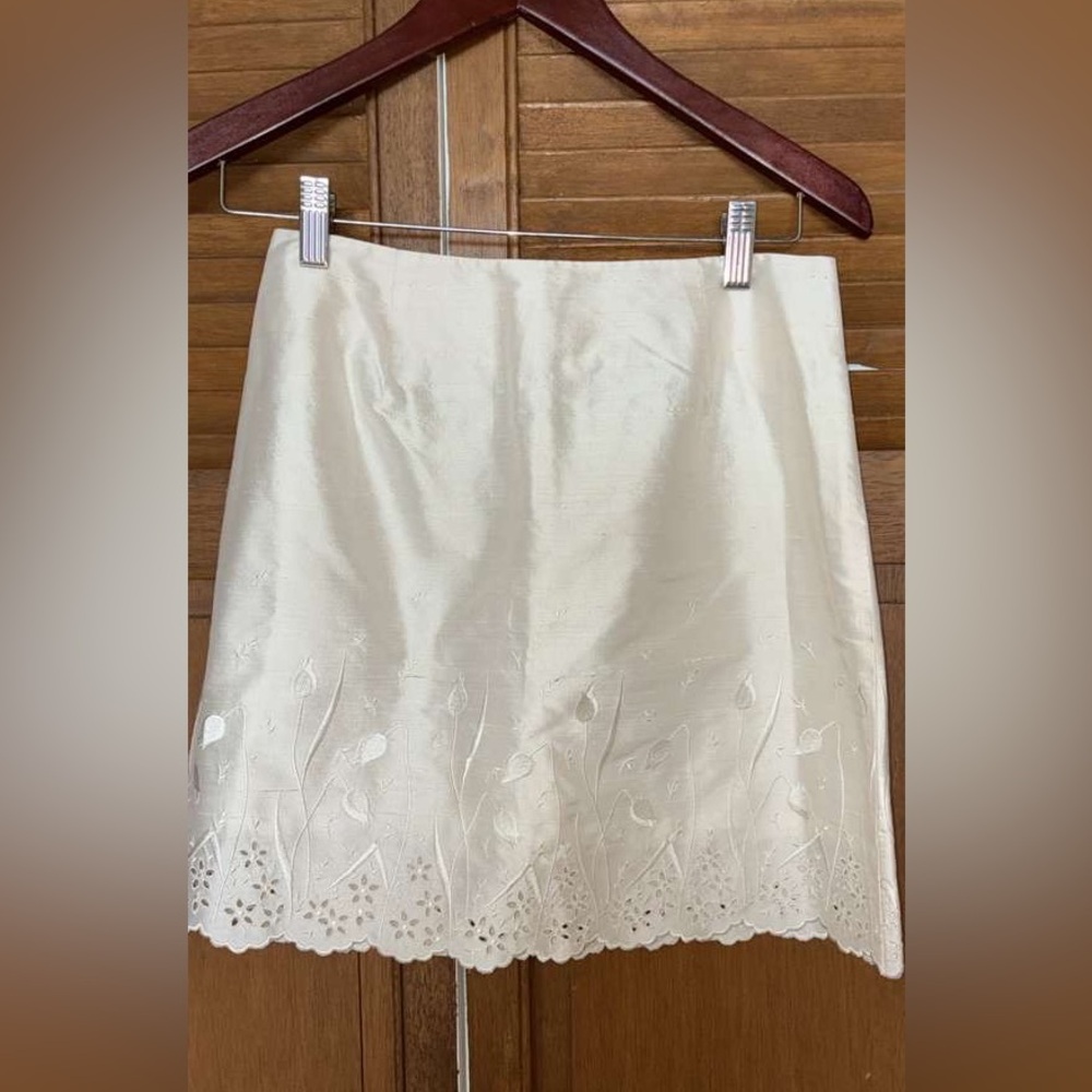 Cache Cream Jacket with Embroidered Details - Picture 3 of 4